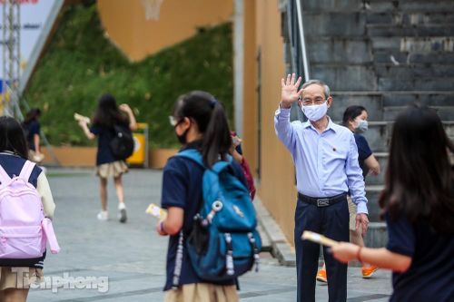 Hiệu trưởng Marie Curie: Đêm qua tôi không ngủ được