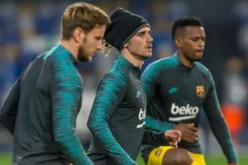 Barcelona thanh lý 11 cầu thủ, Ngoại hạng Anh háo hức