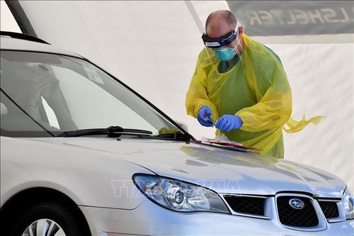 Một học sinh Australia mắc COVID-19 giữa tranh cãi về việc học sinh đi học