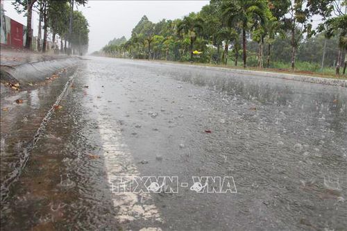 Chiều tối và đêm 4/5, cả ba miền có mưa rào và dông, đề phòng lốc sét
