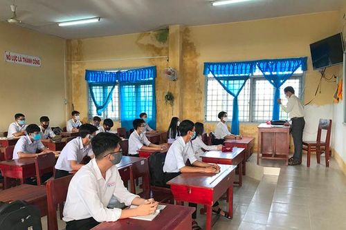 Cân chỉnh, sắp xếp lại toàn bộ chương trình sau khi học sinh vào học