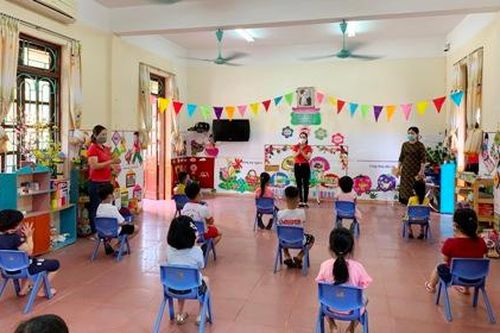 Thành phố Ninh Bình kiểm tra việc dạy và học trong ngày đầu học sinh đến trường