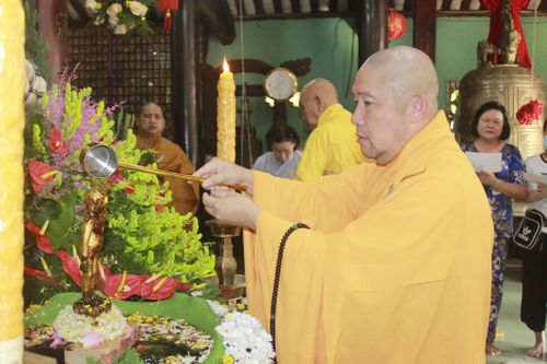 Trang nghiêm lễ Tắm Phật tại chùa Phước Hưng