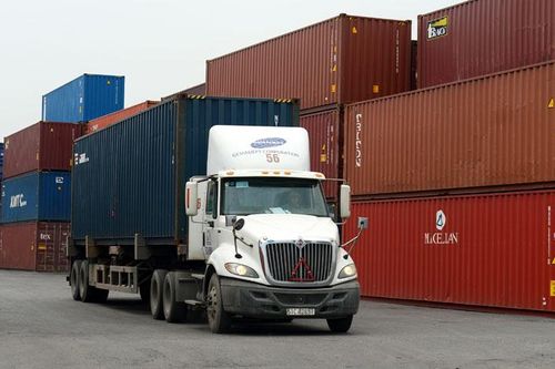 Hàng Việt lép vế vì chi phí logistics