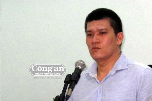 Đi tù vì dùng dao 'gắn tình'