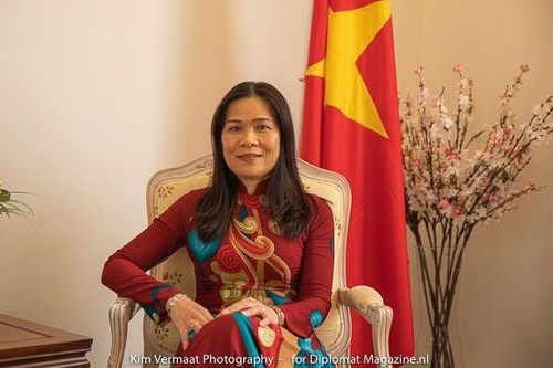 Bài học chống dịch Covid-19 của Việt Nam qua lời kể của nữ Đại sứ trên báo nước ngoài
