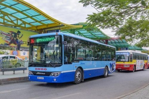 Hà Nội, TP HCM cho phép xe buýt hoạt động trở lại