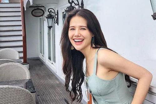 Diễn viên Phanh Lee được cầu hôn bằng chiếc nhẫn độc lạ