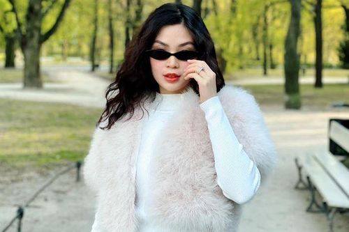 Diễm Trang sang chảnh như fashionista dạo chơi công viên ở Ba Lan sau khi hết phong tỏa
