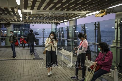 Hong Kong nới lỏng các biện pháp giãn cách xã hội