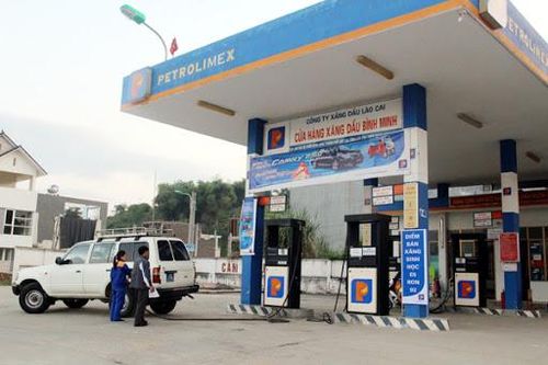 Petrolimex Lào Cai hỗ trợ 60 triệu đồng khắc phục hậu quả giông lốc tại xã Thái Niên