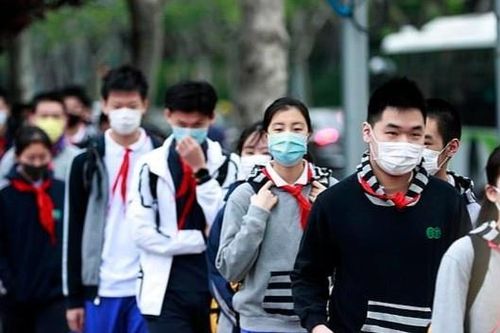 Hai học sinh chết sau khi đeo khẩu trang chạy trong giờ thể dục ở TQ