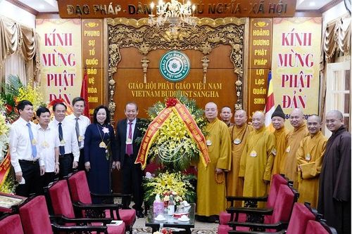 Phó Thủ tướng Thường trực Chính phủ Trương Hòa Bình chúc mừng Giáo hội Phật giáo Việt Nam