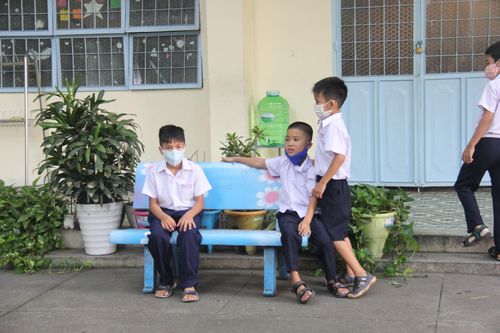 Đà Nẵng không bắt buộc thầy cô, học sinh đeo khẩu trang trong giờ học