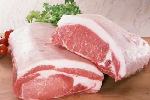 Tiểu thương, thương lái rất khó mua được thịt lợn giá 70.000 đồng/kg