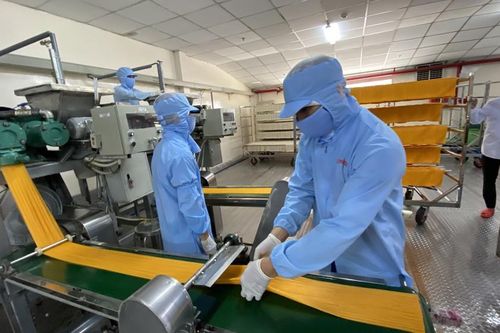 Thủ tướng Nguyễn Xuân Phúc: Khởi động lại nền kinh tế