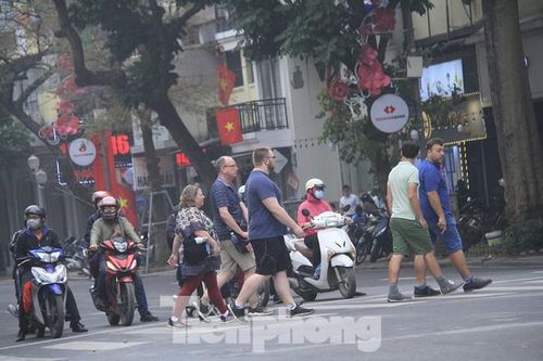 Khách du lịch đến Hà Nội giảm hơn 98% vì COVID-19