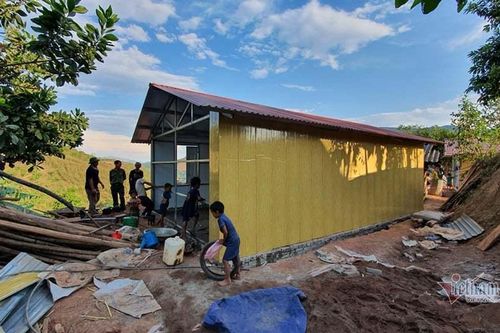 Gùi từng can nước, viên gạch lên đỉnh đồi, xây 1.200 nhà cho đồng bào Mường Nhé