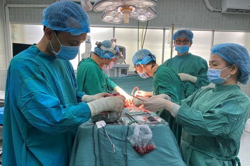 Cắt u di căn đến tụy, tá tràng, đại tràng chỉ trong 1 ca mổ