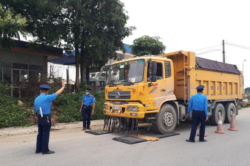 Hà Nội tập trung xử lý xe chở quá tải trọng