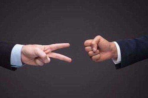 Chuyện lạ: Cái kết bất ngờ của món nợ hơn 12 tỷ đồng vì chơi oẳn tù tì