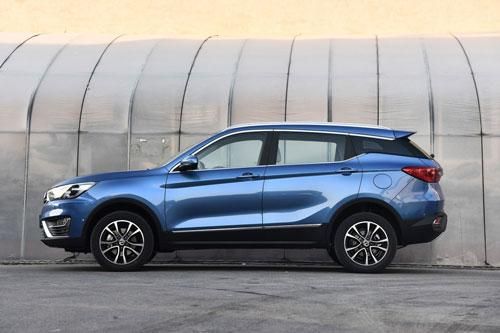 SUV động cơ tăng áp, giá rẻ 'giật mình'