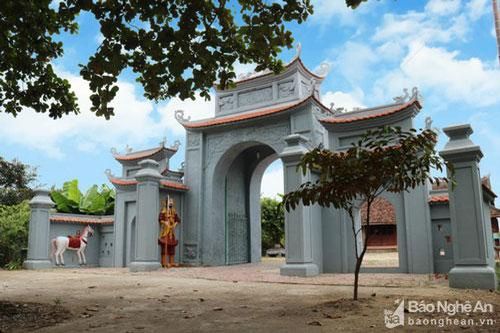 Độc đáo nghệ thuật điêu khắc đền Phú Thọ