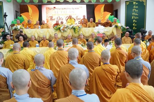 TP.HCM : Trường Trung cấp Phật học thông báo đi học lại