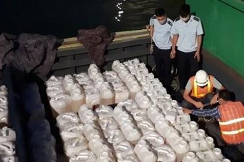Phạt 30 triệu đồng vì vận chuyển 6.090 lít xăng không rõ nguồn gốc
