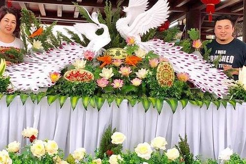 Nhà gái lóa mắt, trầm trồ trước bộ hoa cưới tỉa bằng rau củ siêu đẹp