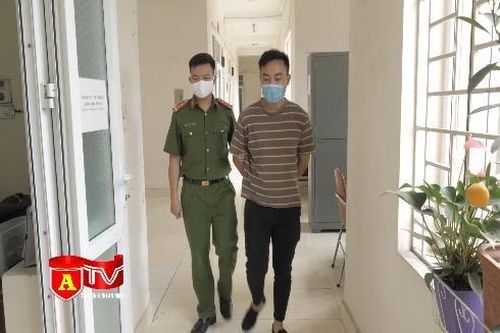 Biết chiếc đồng hồ của vị khách nước ngoài có giá trị cao, nhân viên dọn phòng nảy lòng tham