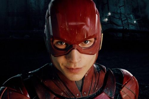 Phim siêu anh hùng 'The Flash' có thể bị hủy sau vụ sao bóp cổ fan