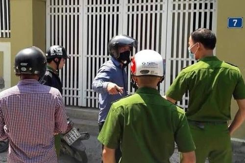 Truy bắt kẻ đâm vợ cũ tử vong