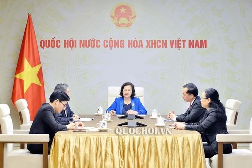 Chủ tịch Quốc hội Nguyễn Thị Kim Ngân điện đàm với Chủ tịch Quốc hội Lào Pany Yathotou