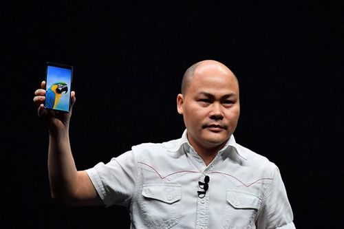 CEO Nguyễn Tử Quảng với 'ổ thính' mang tên Bphone 4