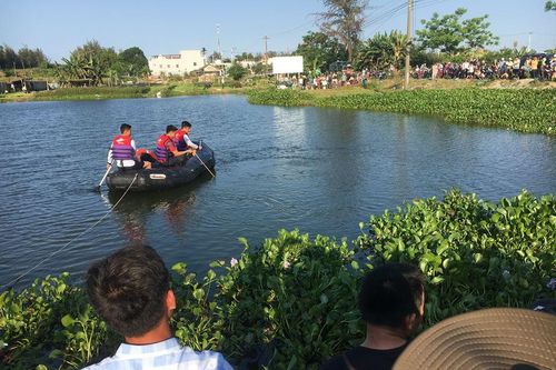 Kinh hãi phát hiện thi thể nổi trên hồ An Tây