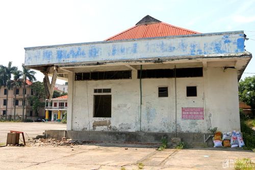 Bất hợp lí hệ thống nhà vệ sinh công cộng ở thành phố Vinh