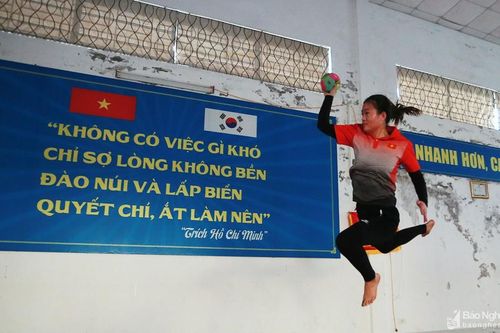 Những bài tập 'lạ' của vận động viên Nghệ An