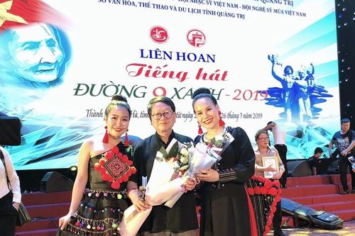 Ra mắt MV 'Những bông hoa hỏa tuyến' chào mừng 66 năm chiến thắng Điện Biên Phủ