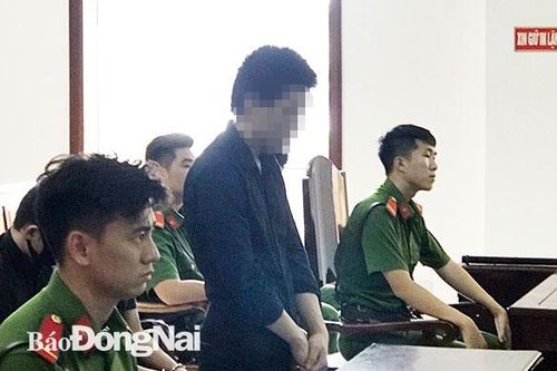 Lãnh án vì giao cấu với trẻ em