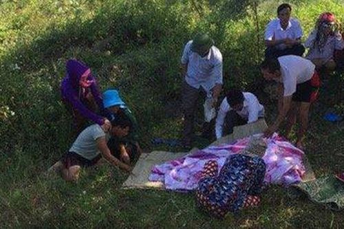 Đau đớn mẹ ôm 3 con gái nhảy sông khiến 4 người thiệt mạng