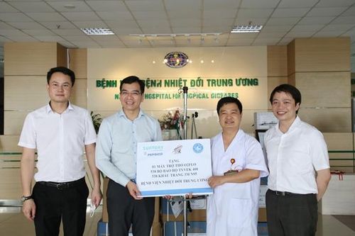 Tiếp tục hỗ trợ trang thiết bị y tế chống dịch COVID-19 trị giá hàng tỉ đồng