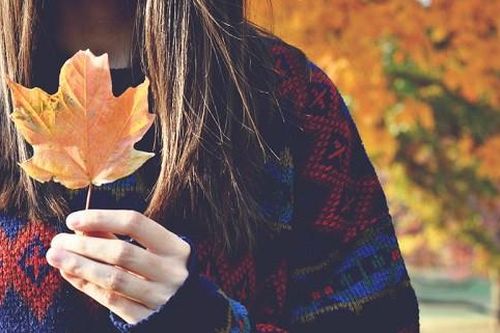 Cuộc thi viết Trà sữa cho tâm hồn: Em ơi đừng đợi nữa, kẻo thanh xuân úa tàn