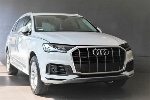 Audi A4 và Q7 ra mắt tại Việt Nam, chưa có giá bán