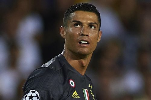 'Cristiano Ronaldo quá nhanh và nguy hiểm'