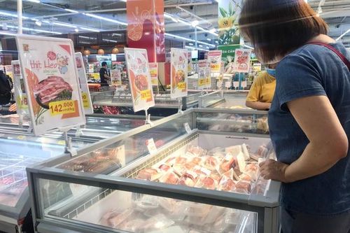 Nhộn nhịp mua bán thịt lợn nhập khẩu trên mạng vì giá rẻ