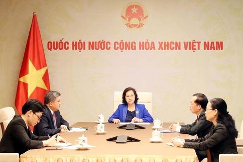 Chủ tịch Quốc hội Nguyễn Thị Kim Ngân điện đàm với Chủ tịch Quốc hội Lào P.Y-a-tho-tu