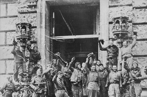 Những sự thật đáng kinh ngạc về trận chiến Berlin năm 1945