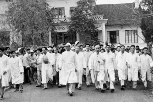 Trưng bày chuyên đề 'Hồ Chí Minh - Những nét phác họa chân dung': 'Nhân cách cao đẹp của Người đã tạo nên những giá trị nhân văn'