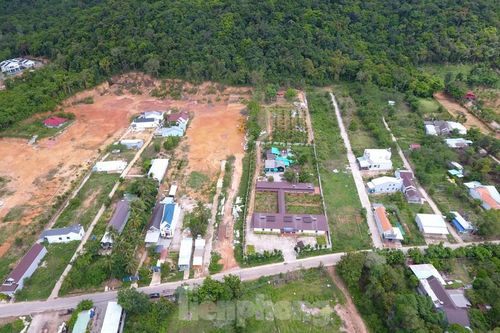 Nhìn từ trên cao đảo ngọc Phú Quốc bị 'băm nát' do buông lỏng quản lý